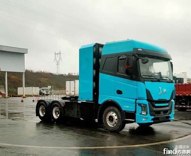 采用全新造型的河北长征汽车氢燃料牵引车上榜

后面可装4个氢瓶