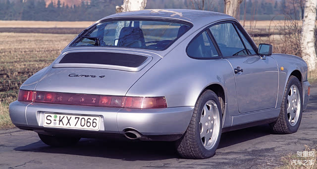 卡雷拉4与卡雷拉2在外观上仅有的区别是尾部车标上的数字