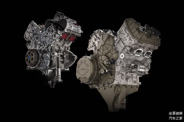 全新Panigale V4沿用大量Moto GP赛车技术
Moto GP赛车（左）与Panigal