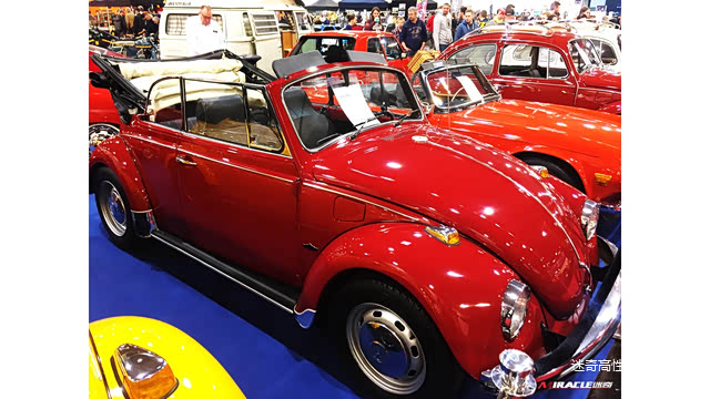 罗曼蒂克写意般
可以想象旧时光里欧洲人驾驶着它去郊外游的场景