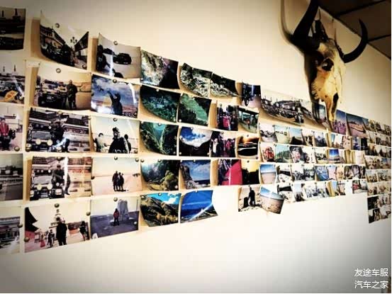 泛黄的照片承载着多年的记忆