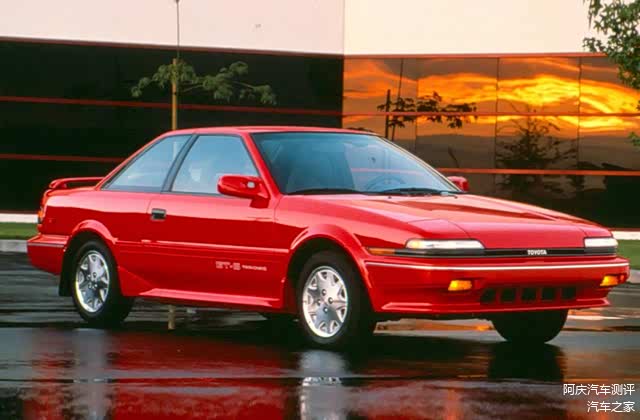 1988-1992  第六代卡罗拉  看到了丰田老86的影子