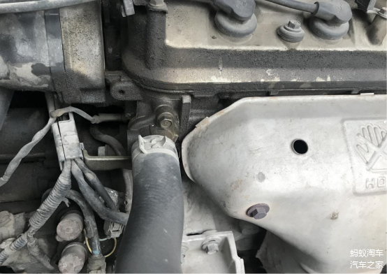 气门室盖垫渗油