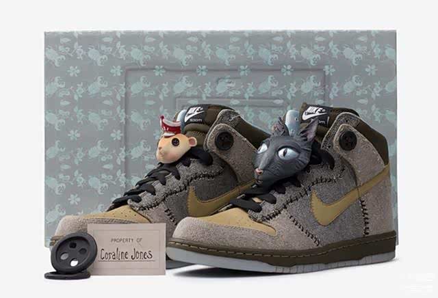 2009年，为庆祝《鬼妈妈》上映打造Nike SB Dunk High ”The Coraline“