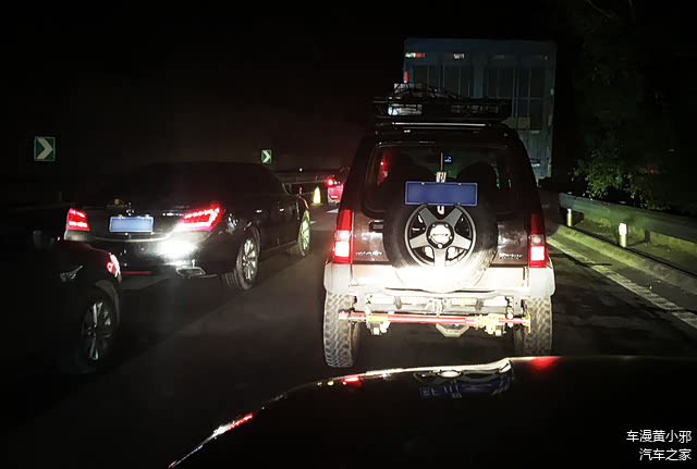 结果人算不如天算，晚上9点多的G6因为修路开始爆堵……