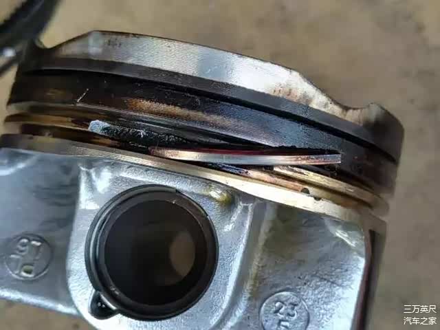 网上使用B48发动机的宝马MINI车型已经出现活塞碎裂的案例
