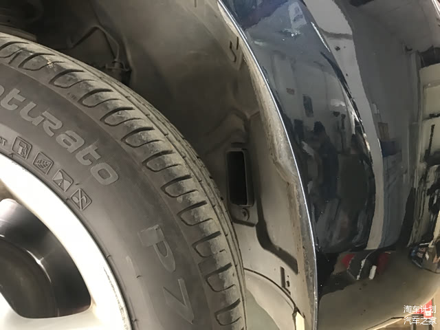 车子抬起来之后发现了刹车冷却道 116i是没有的