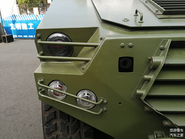 中间这个方形装置没猜出是做什么的。