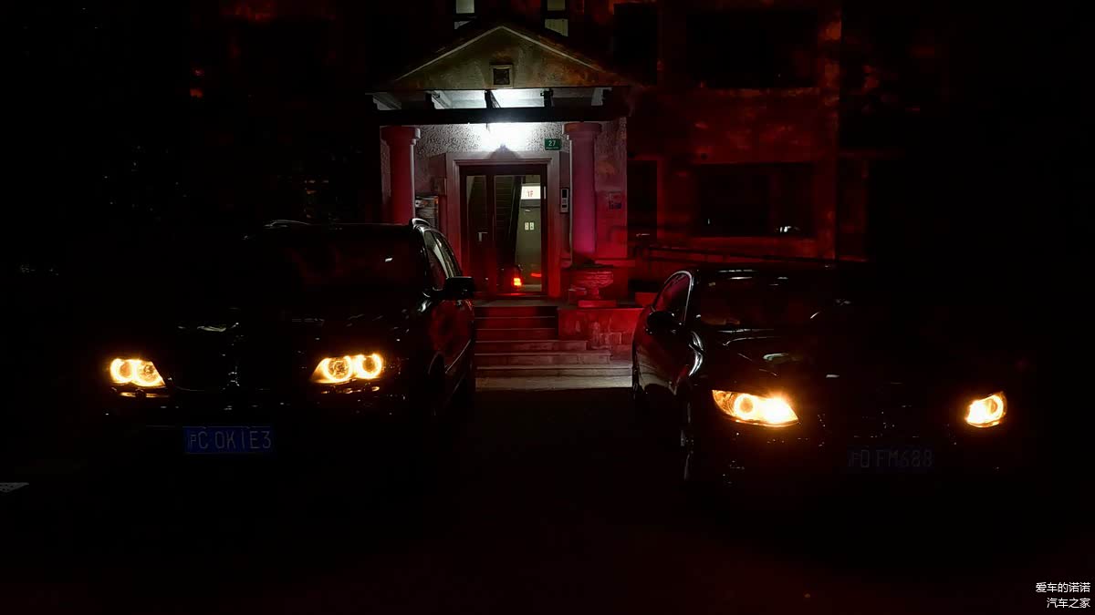 和家里另一个大家伙来一张合影