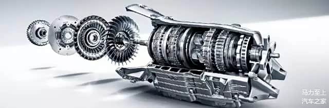 变速箱为奔驰自己研发的9G-TRONIC，一直列装于普通MB车系。