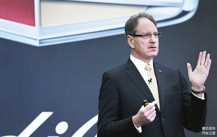 约翰·德·尼琛就和许多拿着高薪只会做PPT的CEO一样，把百年老店带到沟里去。