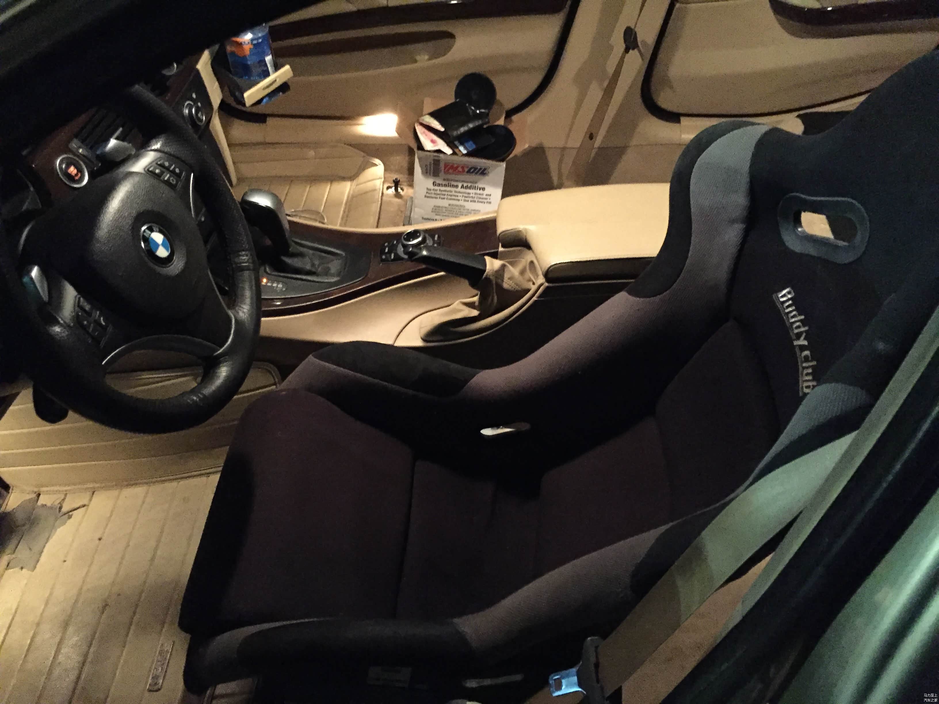 私人订制的就是棒，角度坐姿都是我最舒服的位置，并且原厂安全带也可以用上。