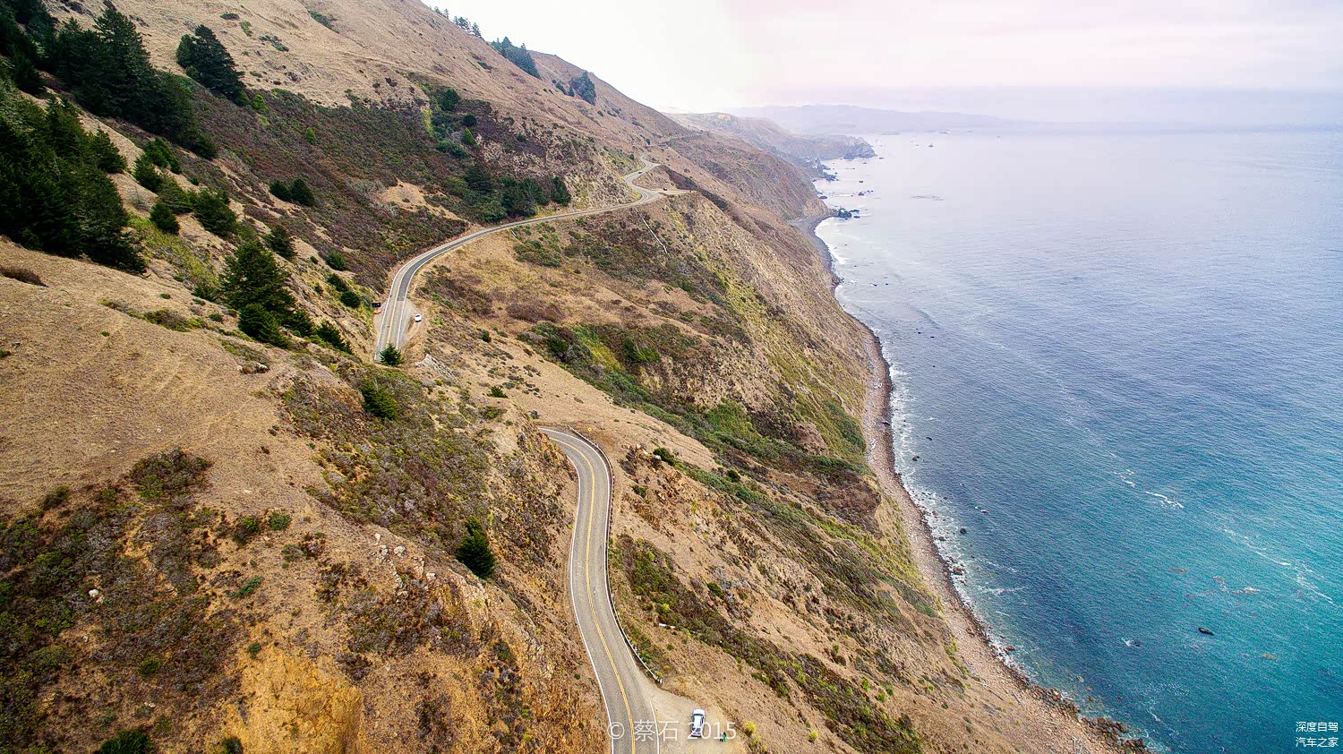驶过牧区，1号公路也陡然提升了海拔，变得更加险峻，这里已经越来越靠近旧金山了