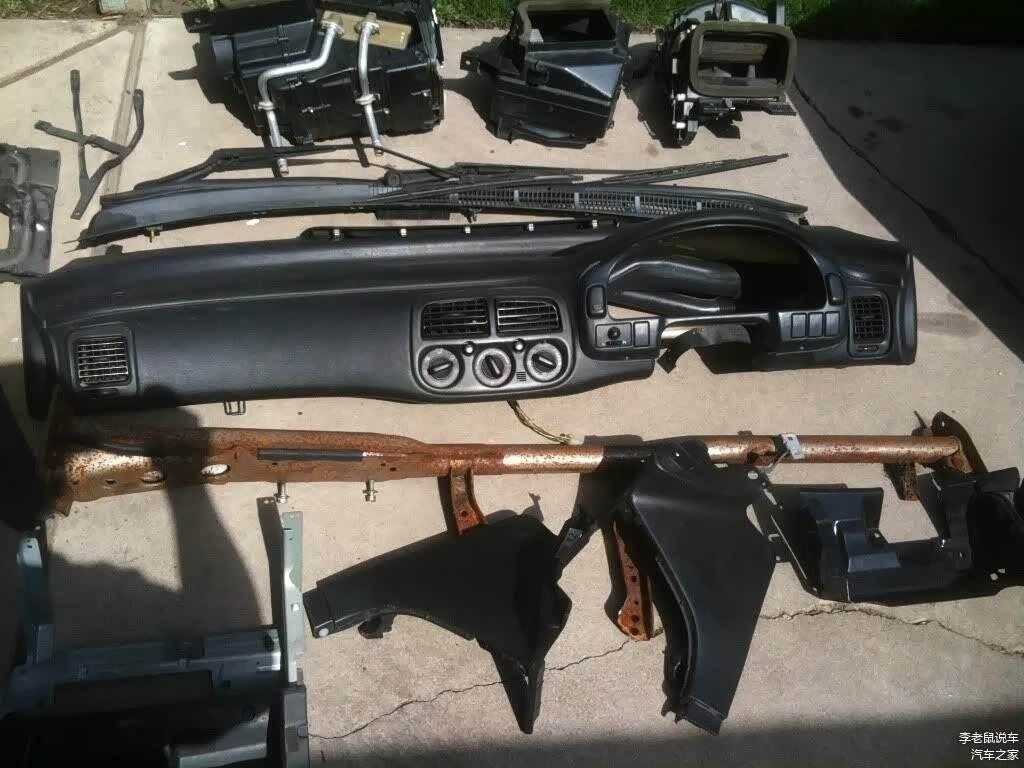 改左舵是一项非常浩大的工程，可是费了这么大的劲改完的车依旧没有办法在国内合法上路。