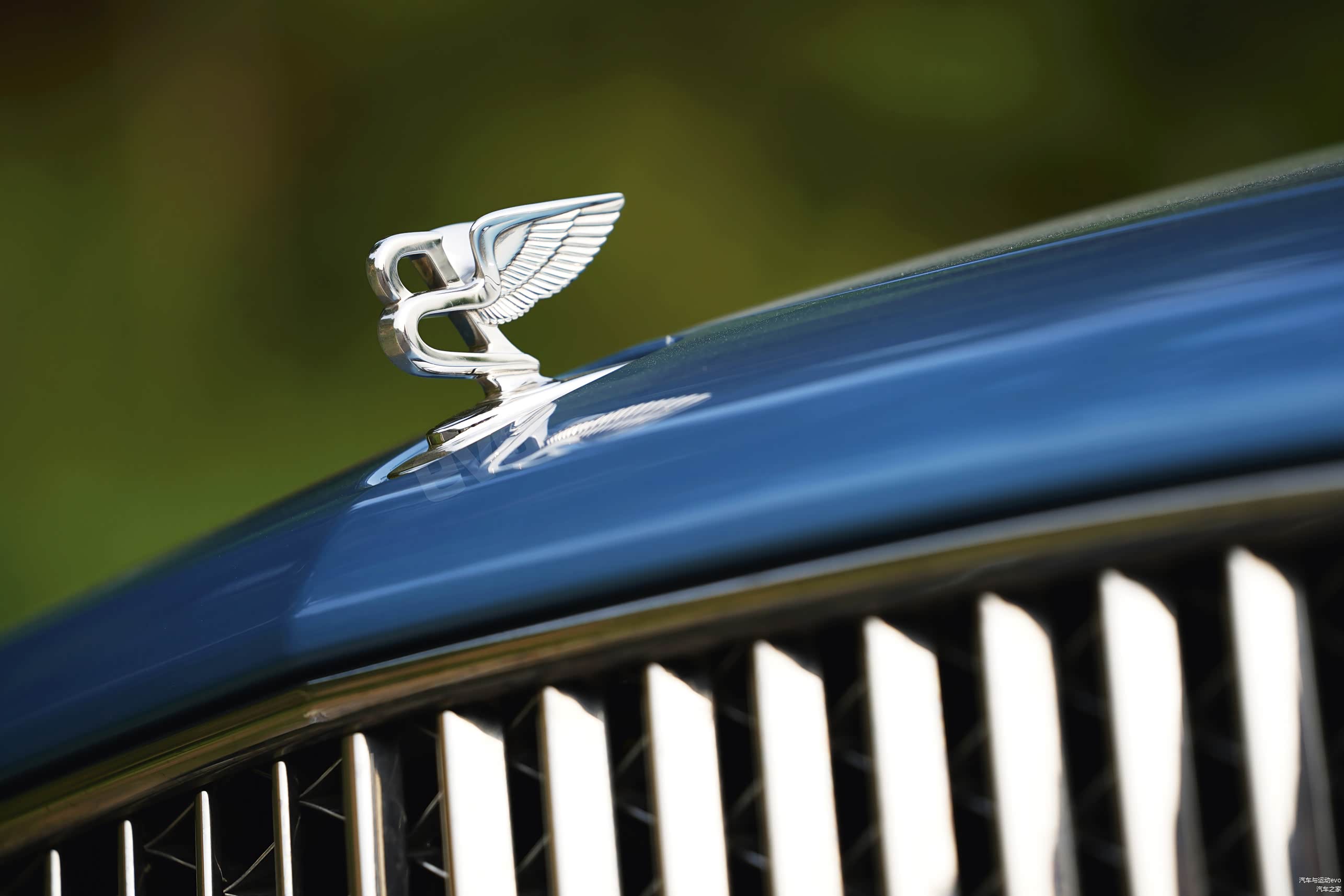 宾利慕尚专属的Bentley立标