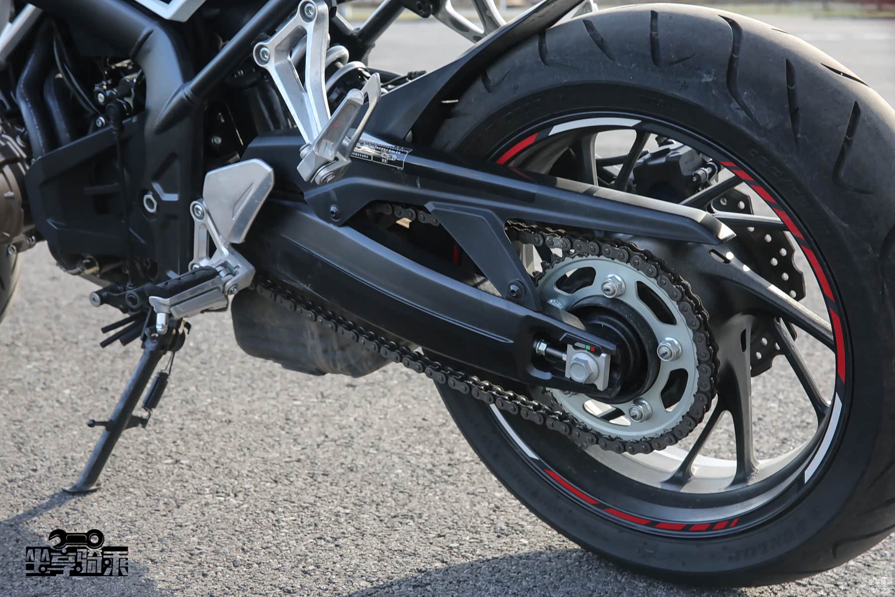 铝合金材质后摇臂