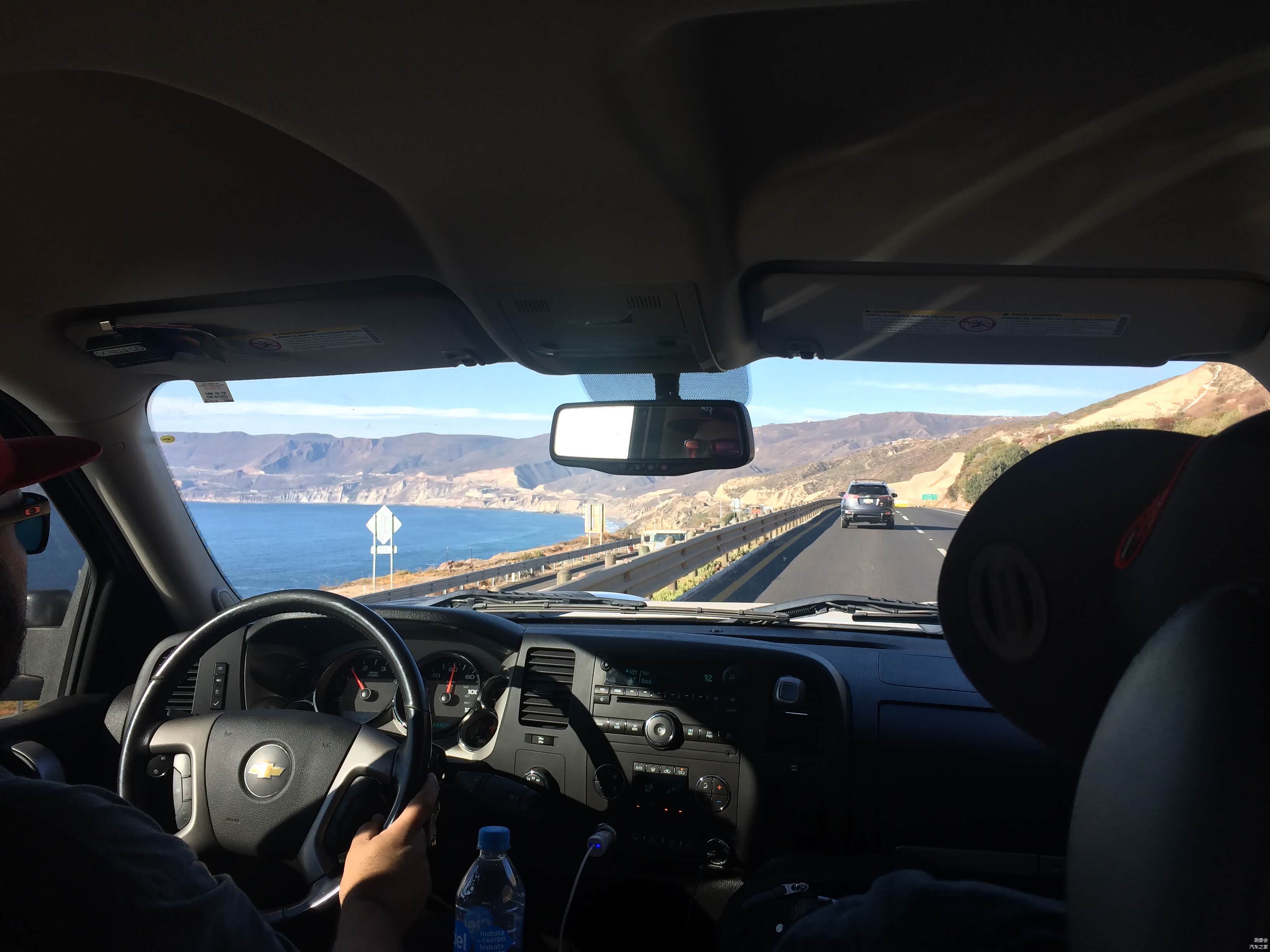 回程的沿海公路景色美不胜收，来的时候因为天黑什么都没看到