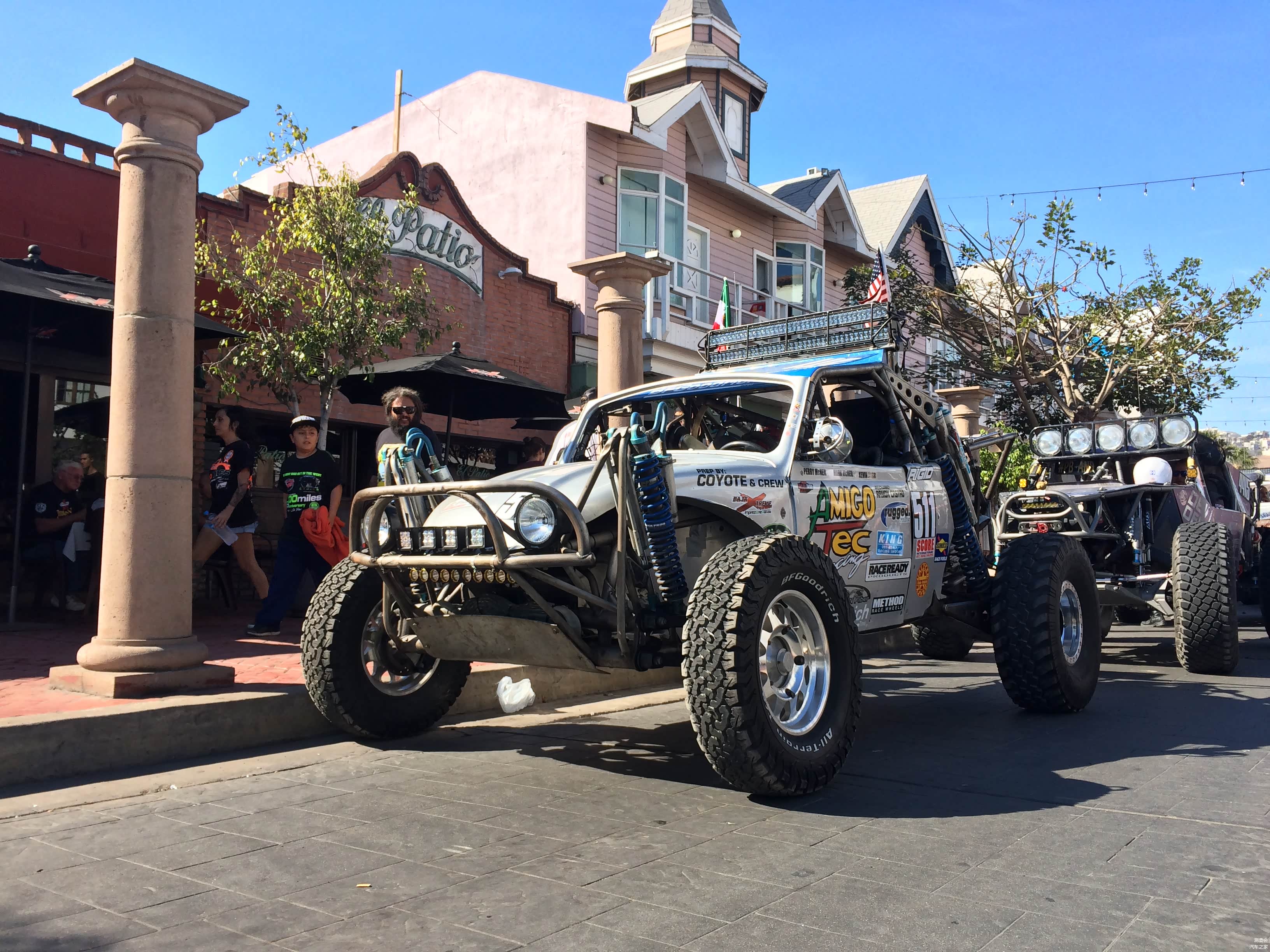 整装待发的赛车