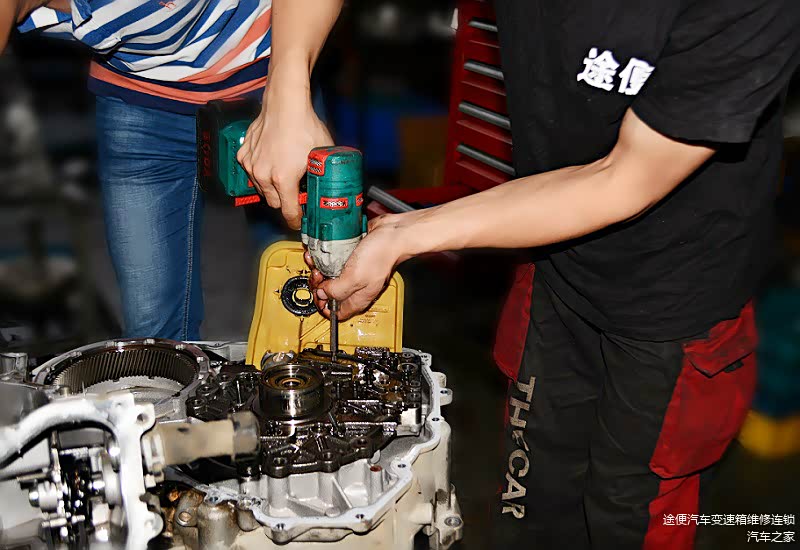 拆了固定油泵的螺丝