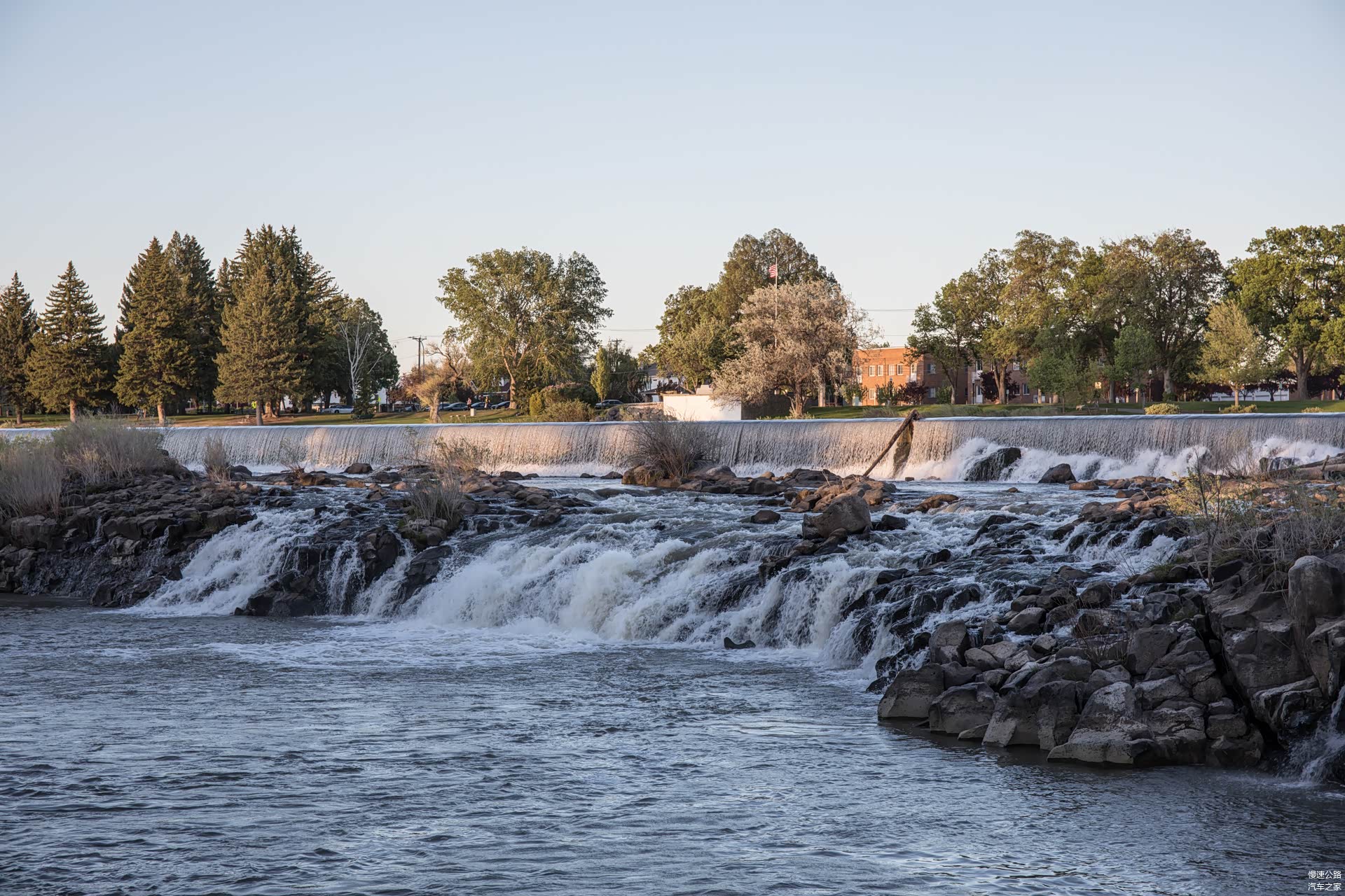 idahofalls，既是城市名也是这个瀑布的名字