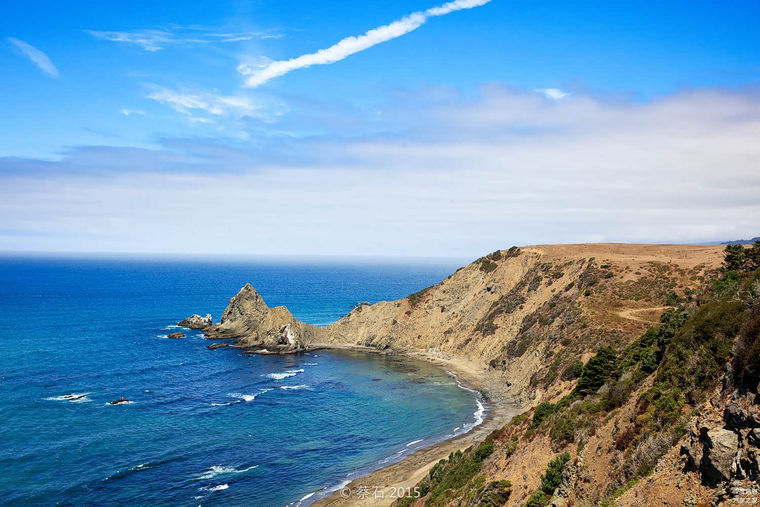 离开Elk不久，便是一处景色不错的岬角，在这里你能看到270°的无敌海景。