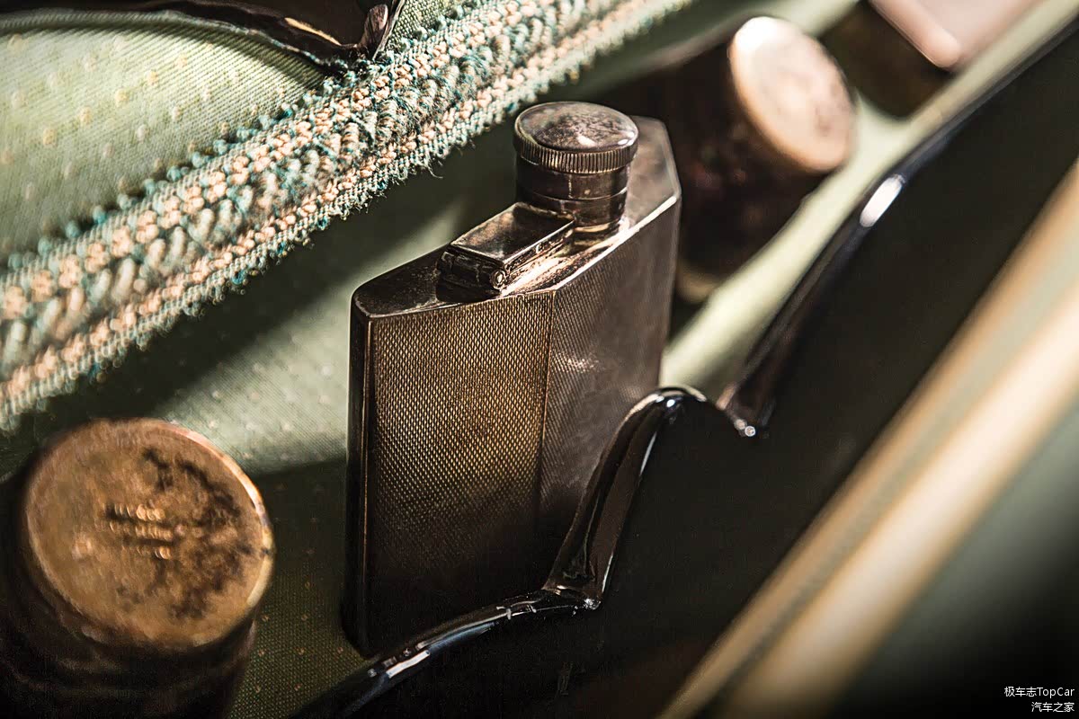 车厢里每一处细节，似乎都在无声地表达着车主的喜好与生活品味。