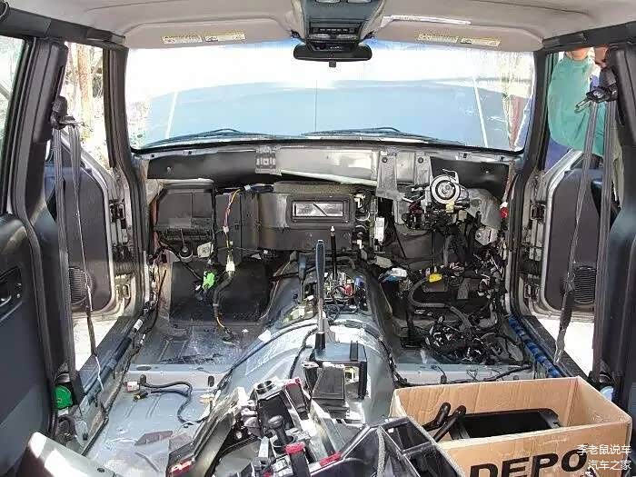 这些改车的工程都会在香港的一个叫锦田地方完成，这是一个比广州陈田还要神奇的地方。