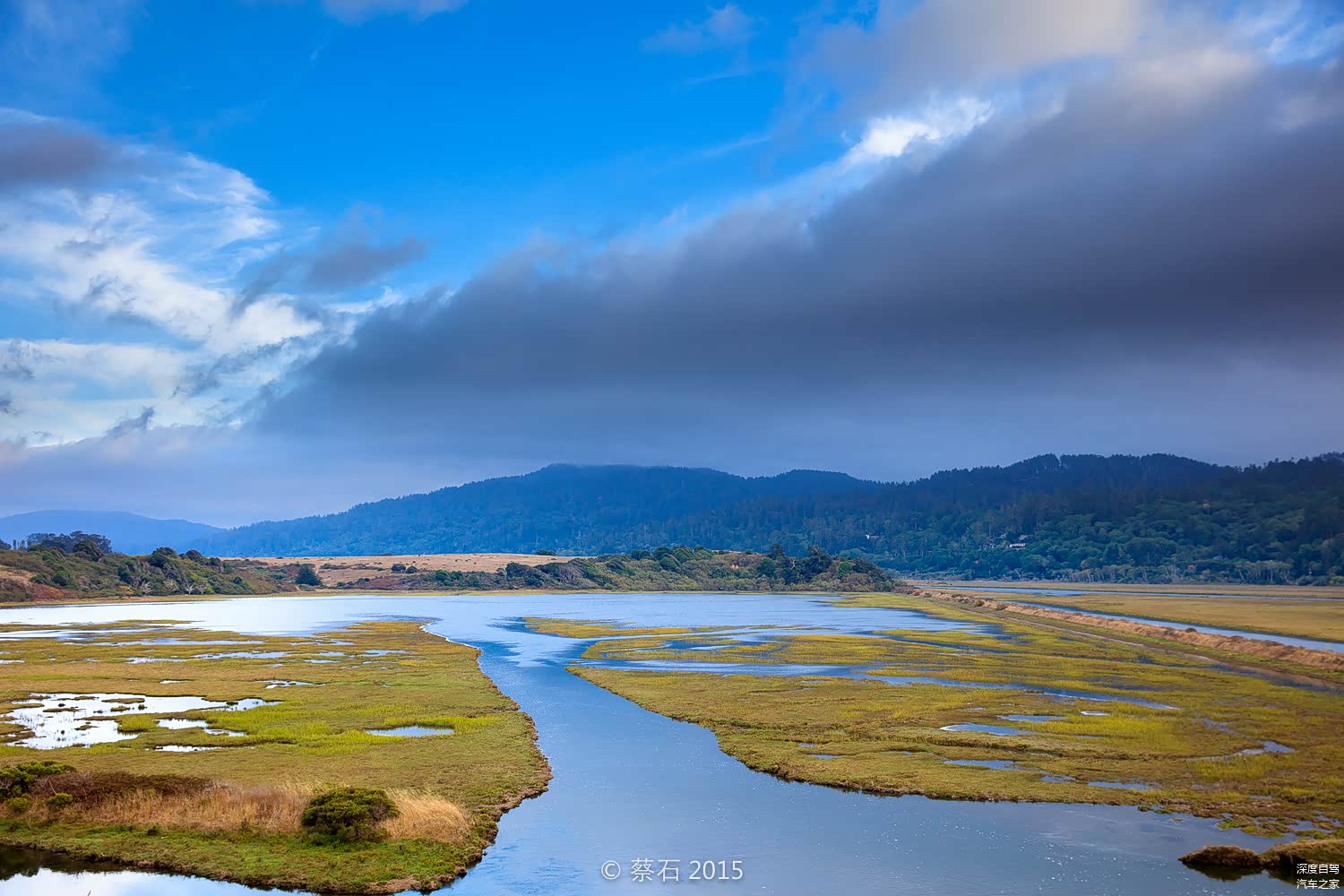 一个很漂亮的湾区