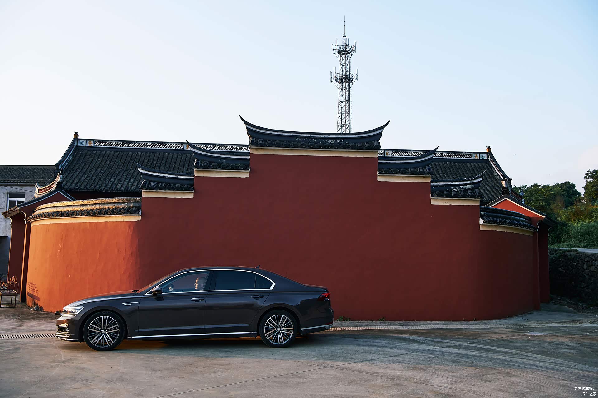 辉昂的车身长度达到了5074mm，在尺寸上已经超过了加长后的宝马5系和奥迪A6L。