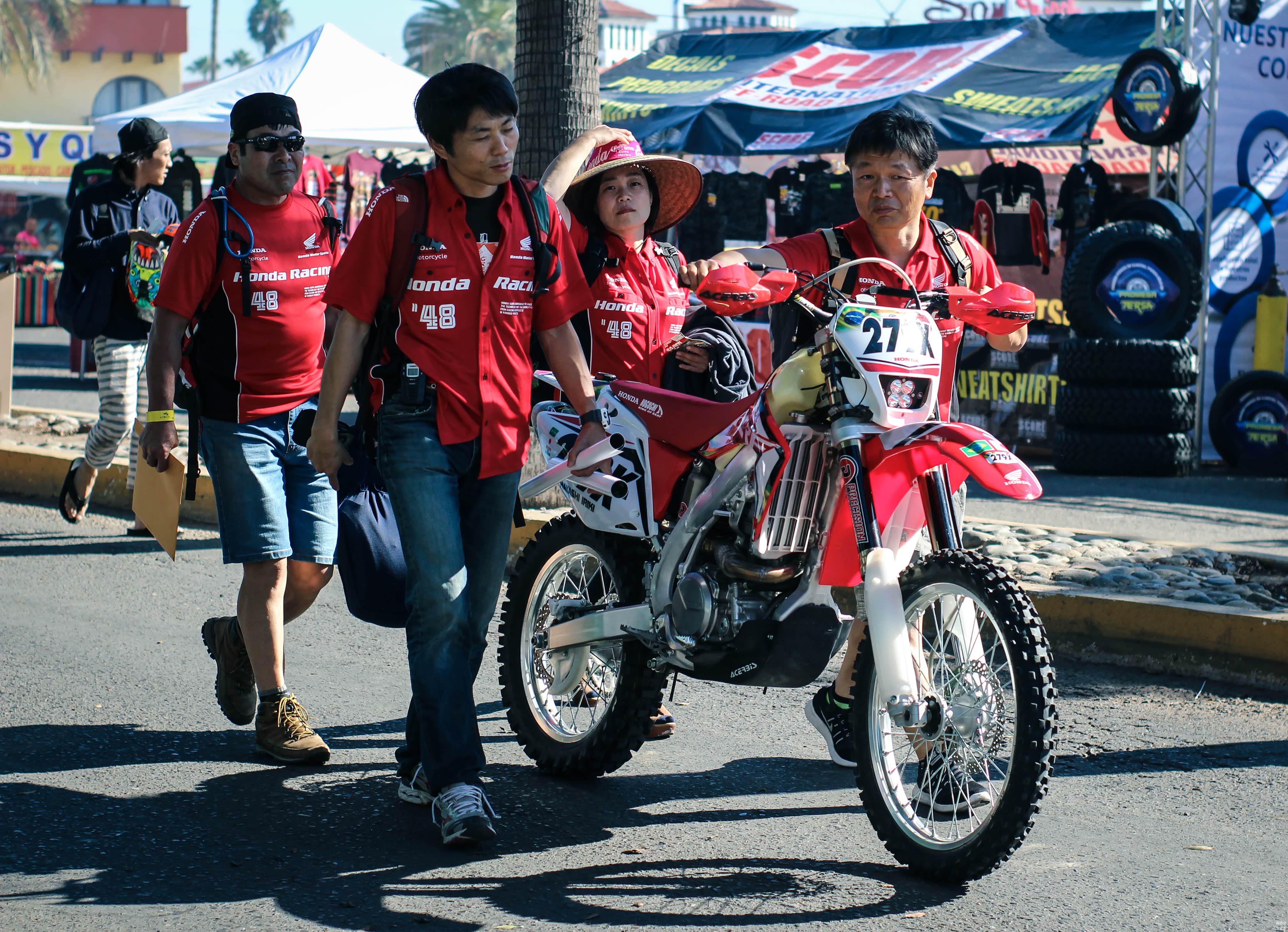 来自日本的越野摩托车队