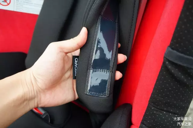 可正反安装，2岁前反装最能保护宝宝颈、脊椎