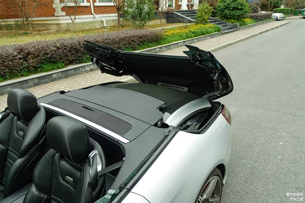 顶棚收进尾箱，会占用大量空间