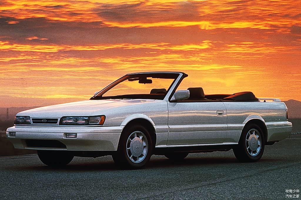 （INFINITI M30  基于Nissan Leopard)