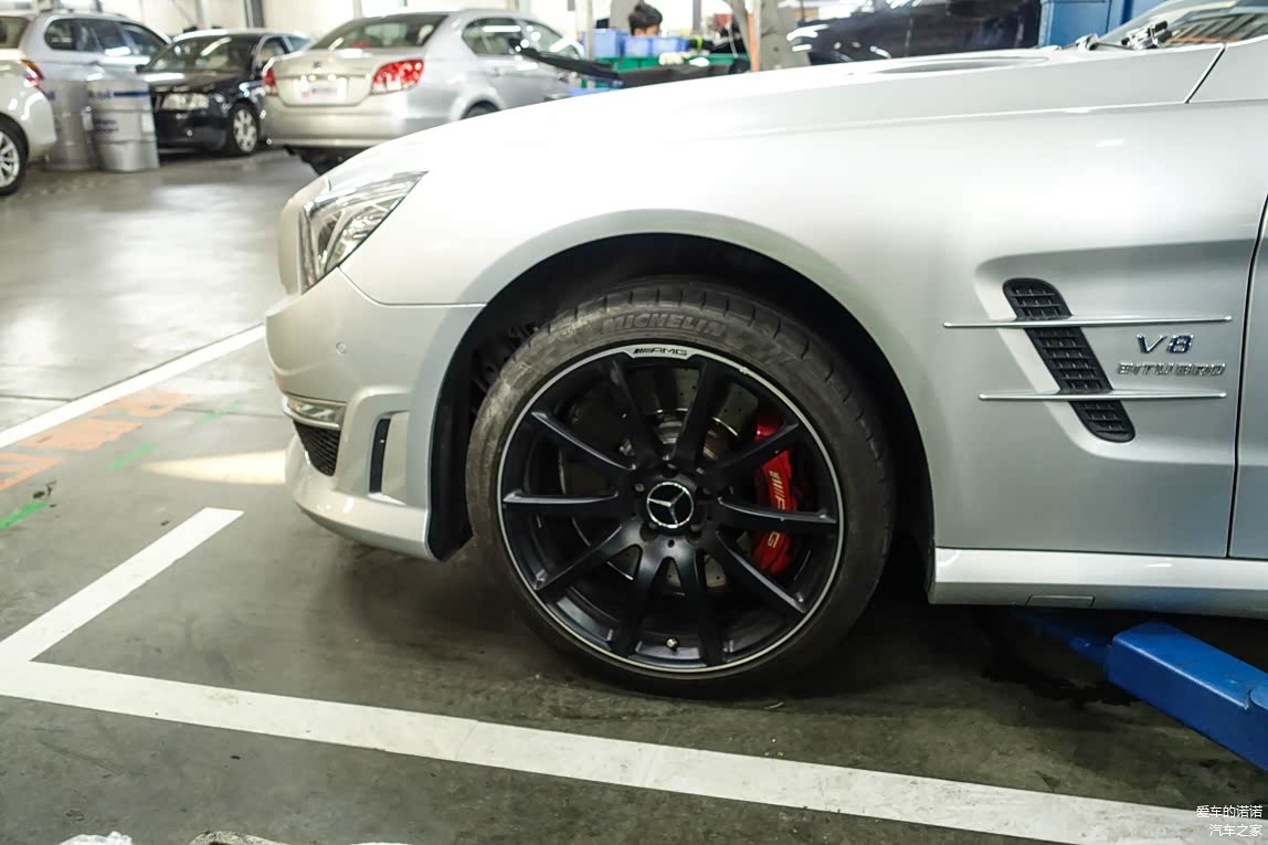 黑色轮毂上身效果