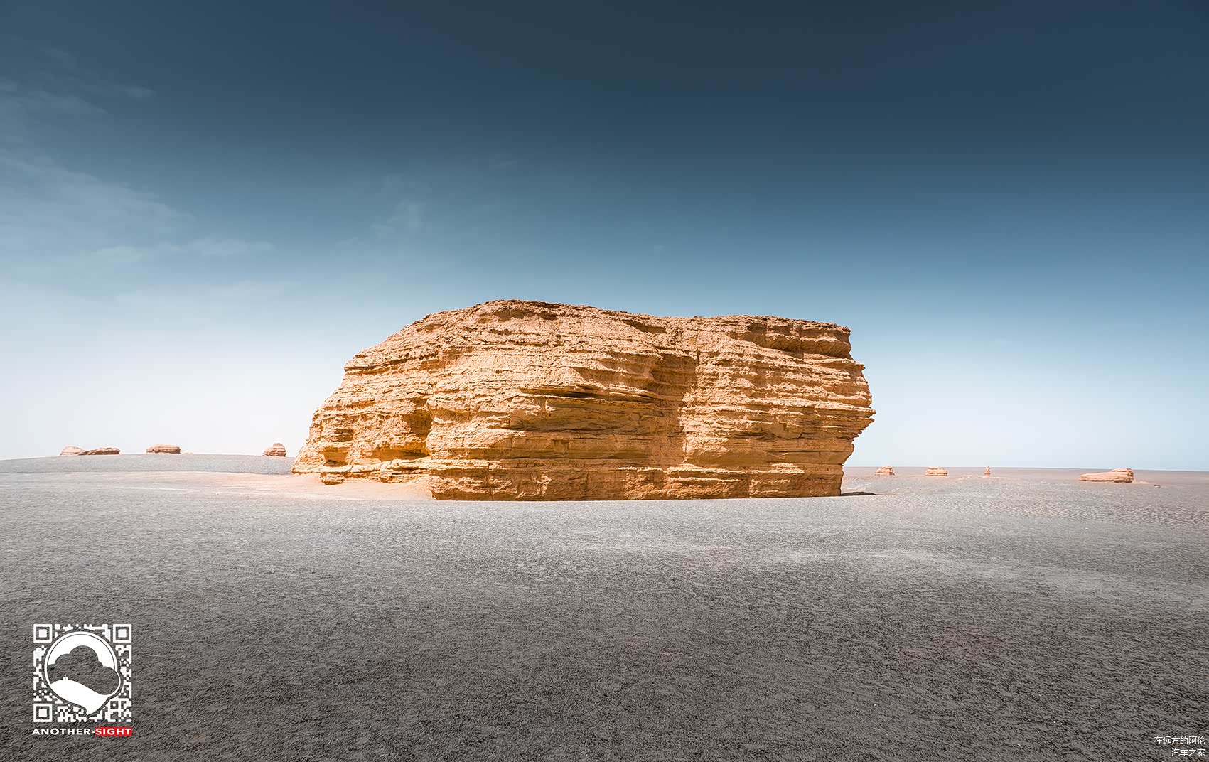 以上照片来自 第一季 第六章【下】不约，蜀黍我们
摄于沙尘暴即将来临时的雅丹魔鬼城，位于罗布泊以东