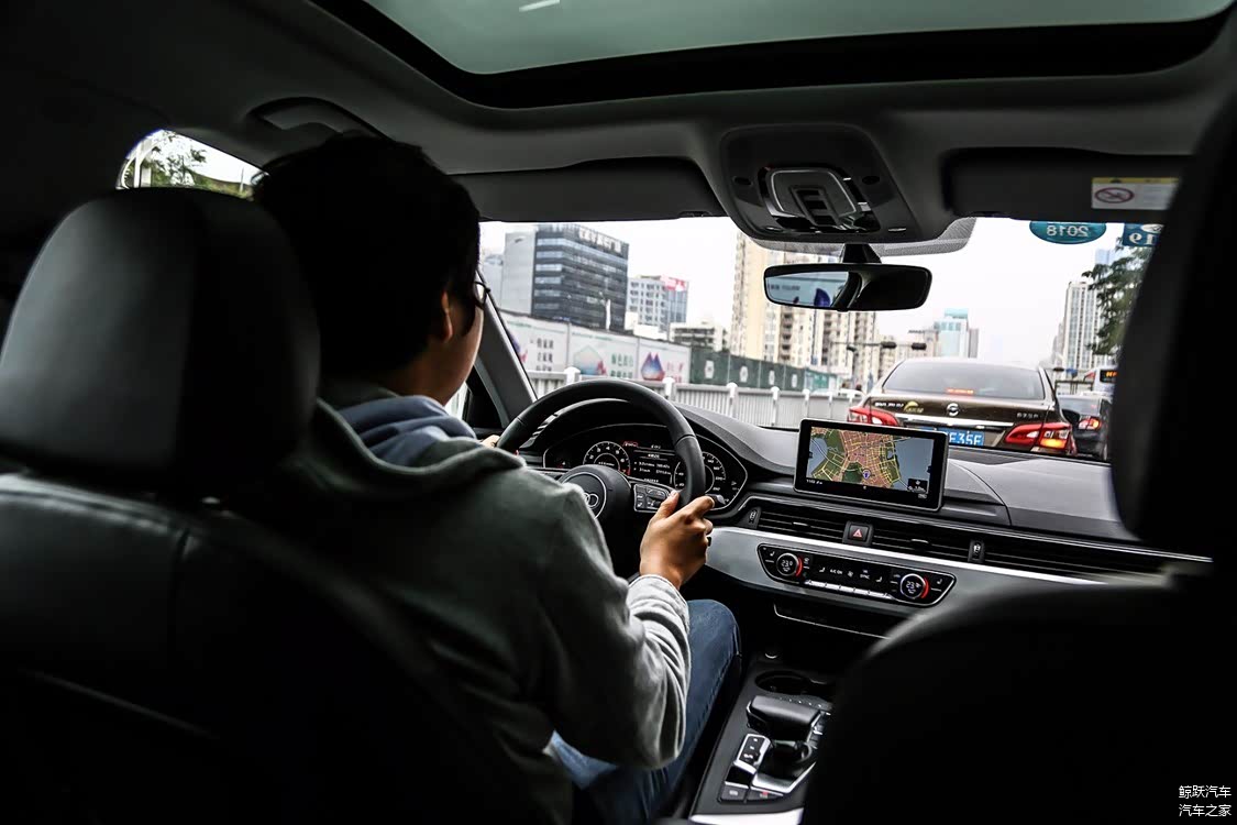 如果单纯只是为了等待绿灯，A4L 的起步延迟不会让人决定关掉自动启停