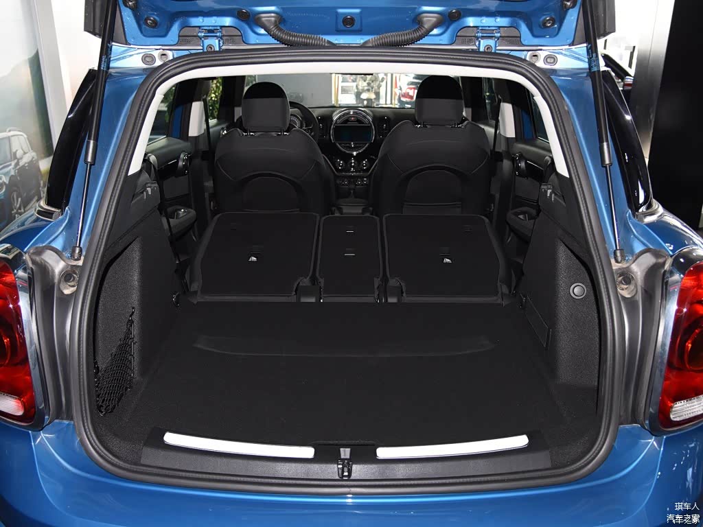 MINI COUNTRYMAN后备箱