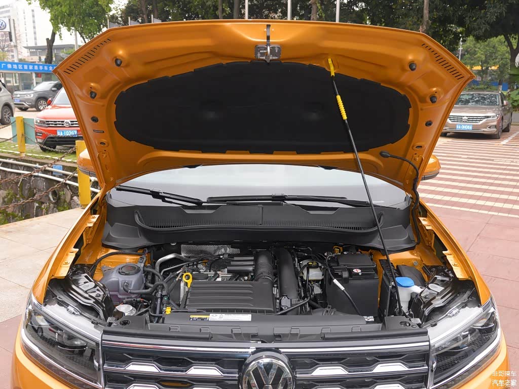 T-Cros发动机舱有隔热棉