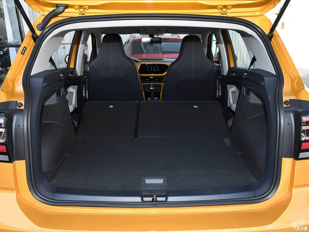 T-Cross的行李箱容积比较阔落，拓展水平不错