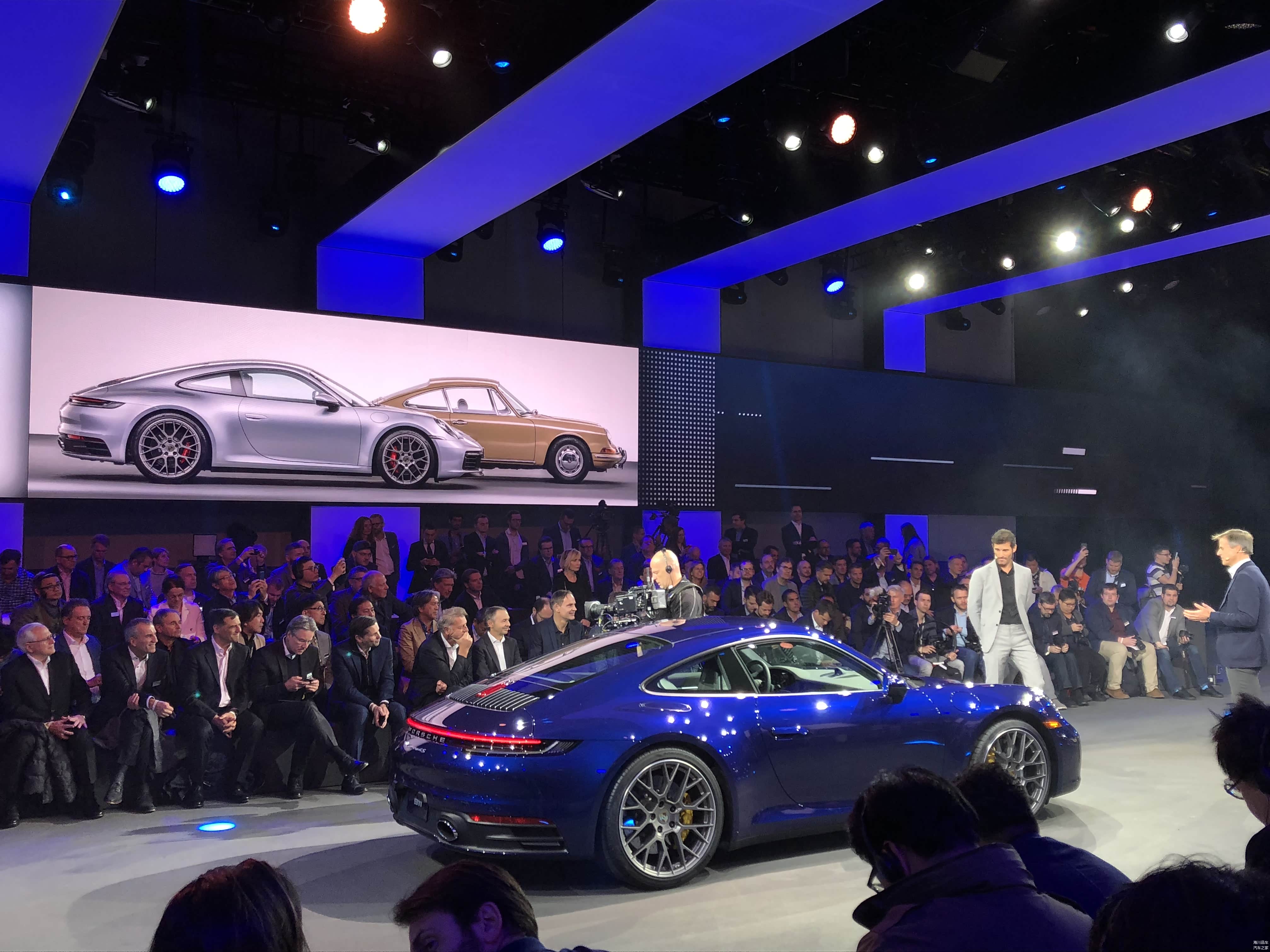 蓝色的4S，排气为运动型选装