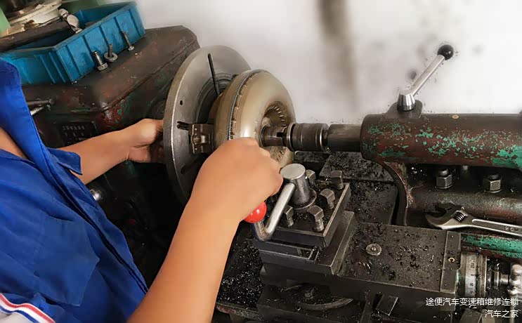 把变矩器切割开检查