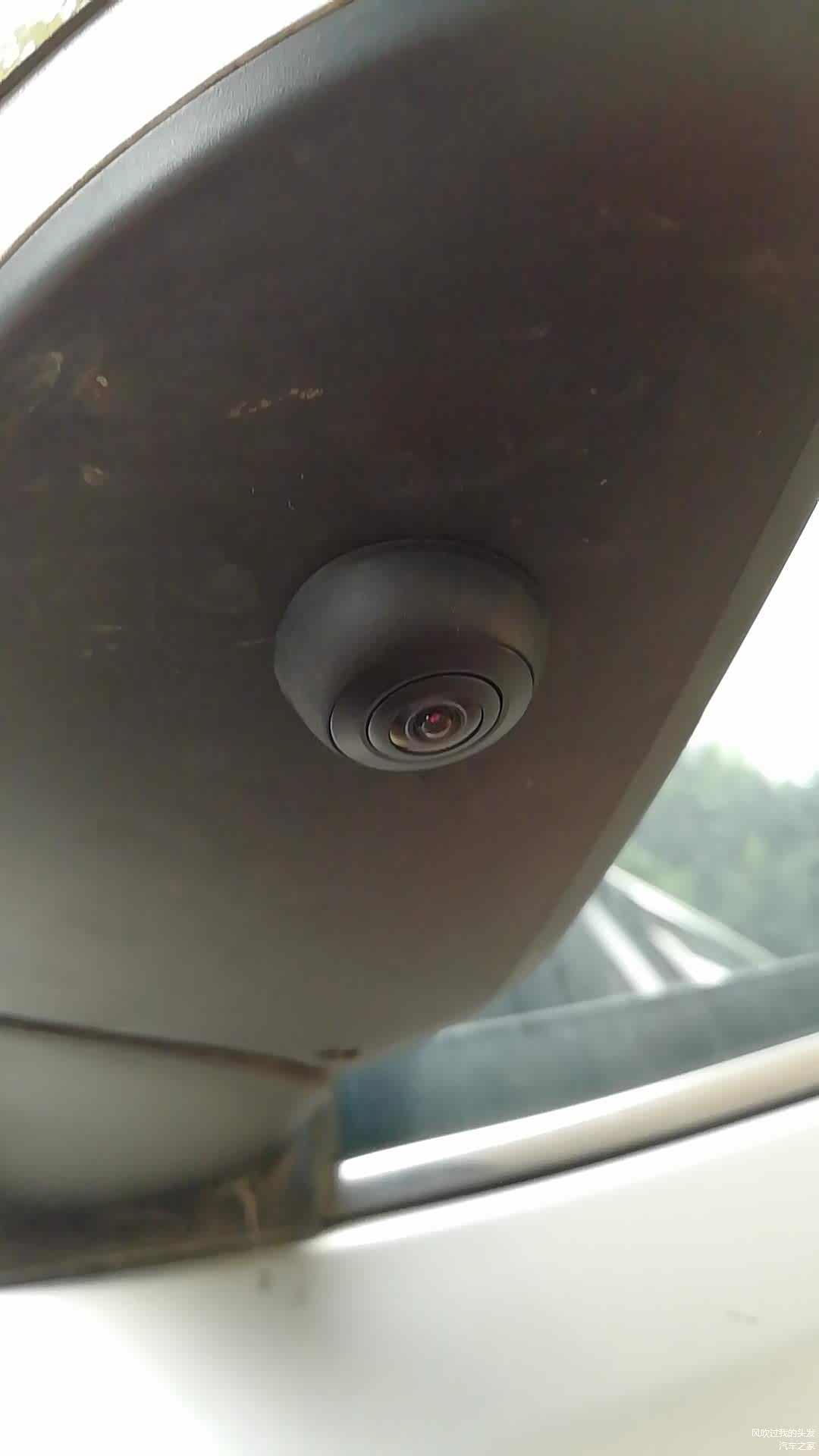 左摄像头安装