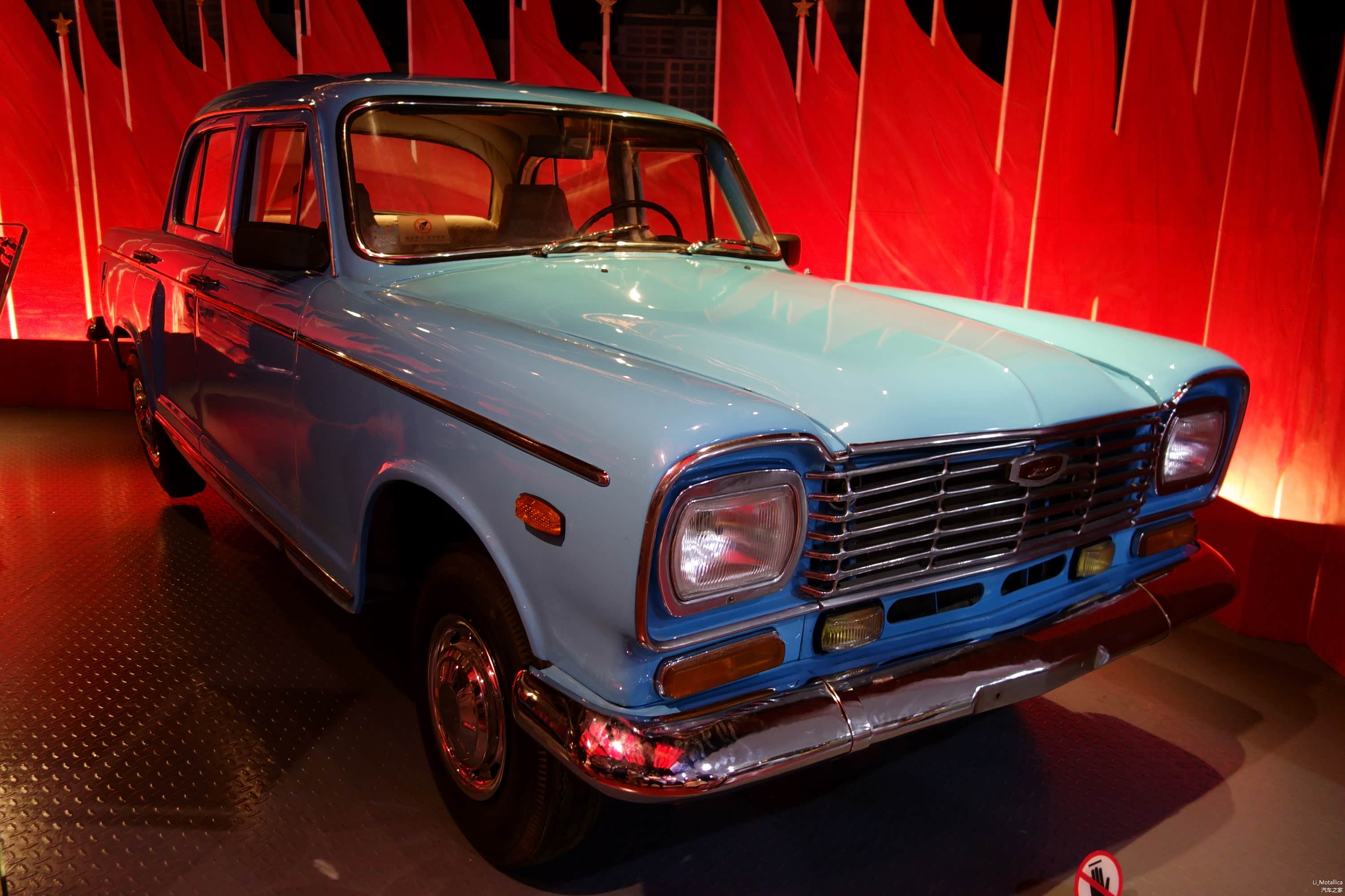 压轴戏，上海牌轿车。这是我们童年的记忆，当年几乎每个孩子都有一张和“老上海”的合影（暴露年龄了）