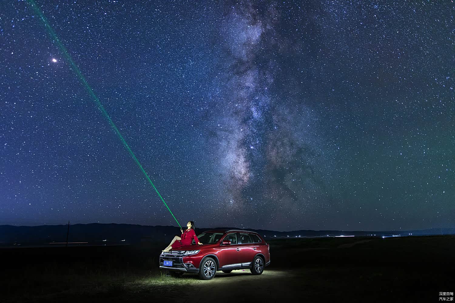 咱们的美女出场，半夜狂风大作，温度骤降，安里同学为了效果也是拼了，指星笔上场