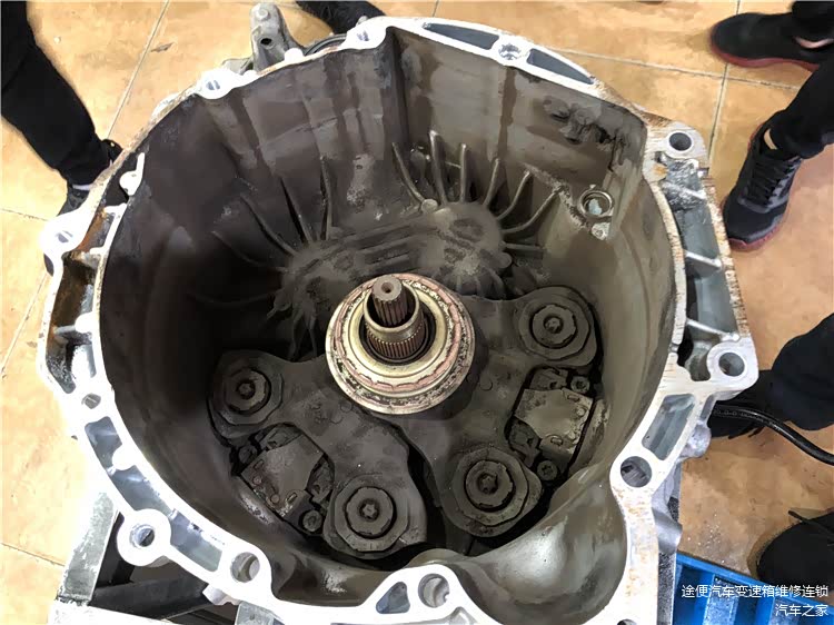 拨叉分离轴承拆卸还需要拆卸