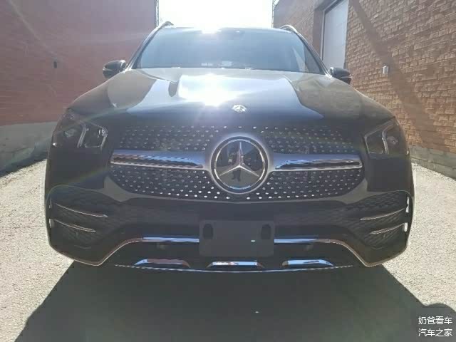 实心奔驰标代表有辅助驾驶