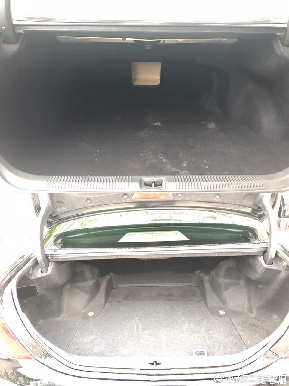 后备箱空间工整，没啥要吐槽的了。
