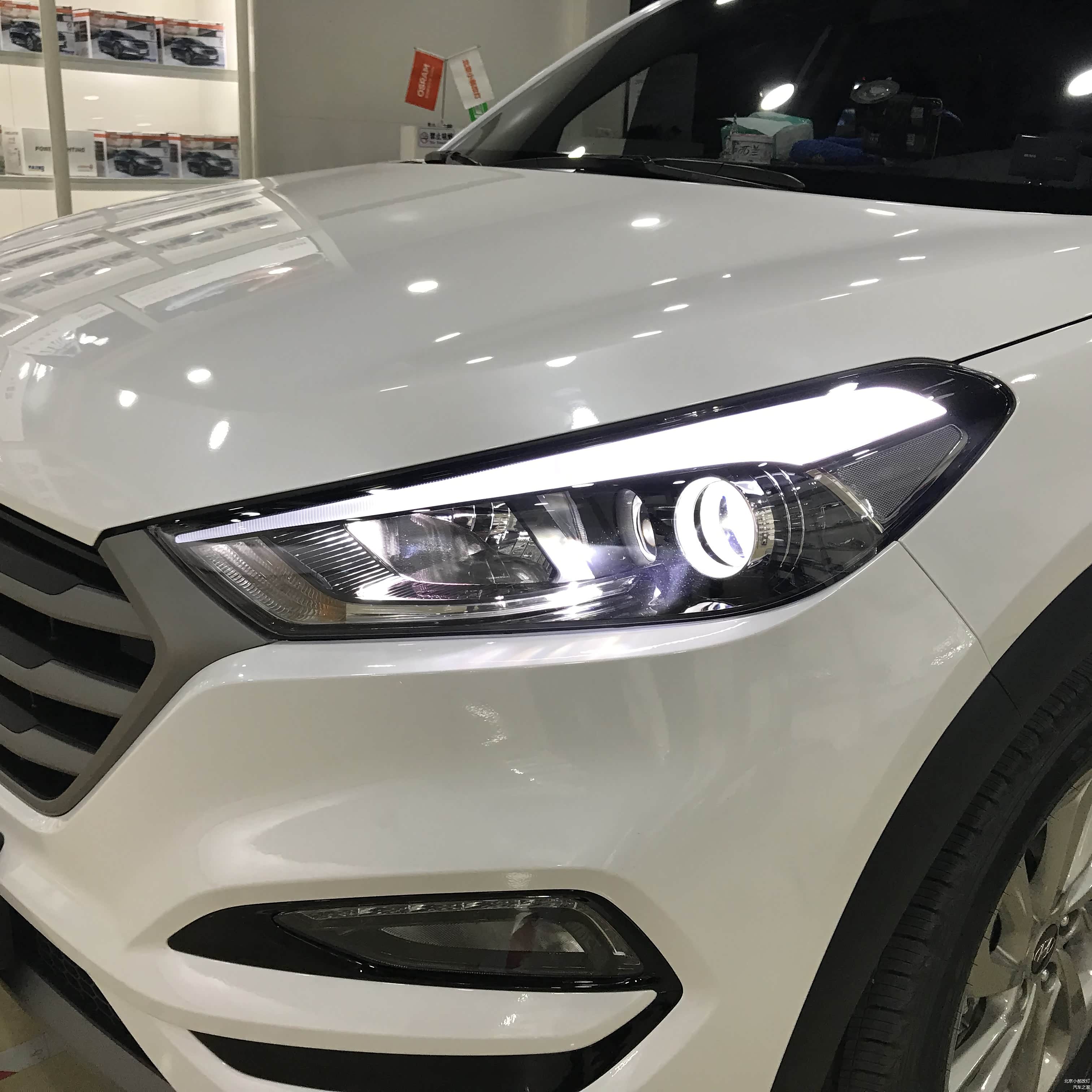 改装后大灯左侧效果图