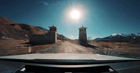 还未开张的景区大门