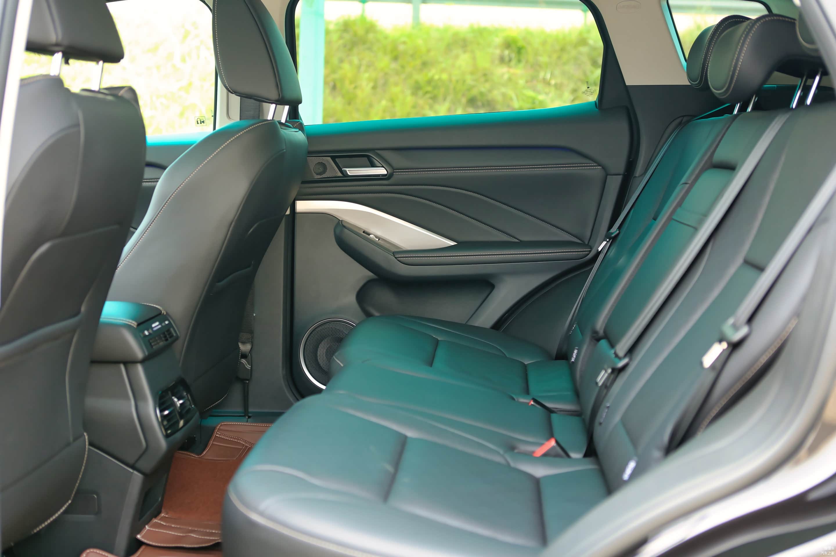 WEY VV6 内饰后排